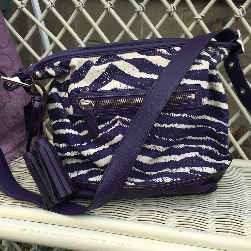 Authentic Coach Handbag - Picture 2 of 6